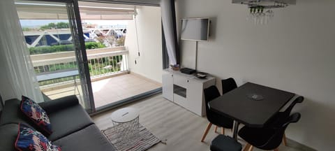 Balcony/Terrace, Living room