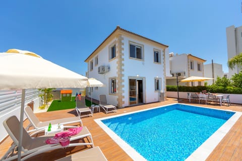 Property building, Garden view, Pool view, Swimming pool, Swimming pool