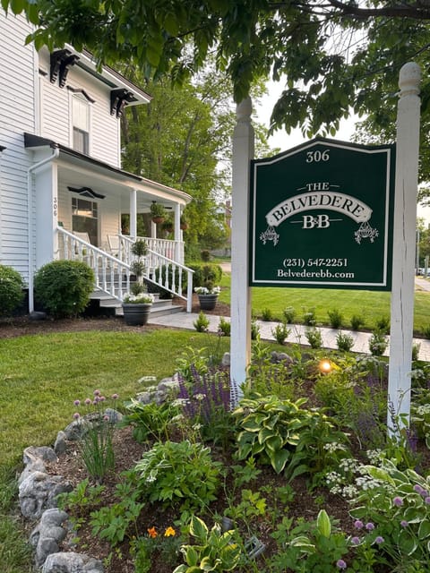 The Belvedere B&B Bed and Breakfast in Charlevoix