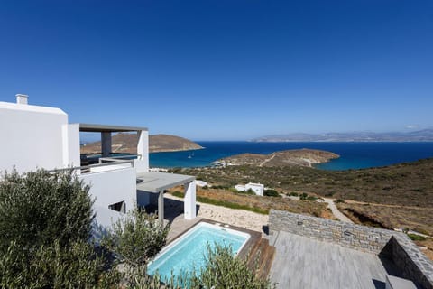 Pool view, Sea view