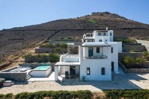 Rising Sun - Natural Luxury near the beach, Paros Villa in Paros, Greece