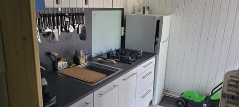 Kitchen or kitchenette, Communal kitchen