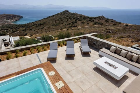 Rising Moon villa with pool, near the beach Villa in Paros, Greece