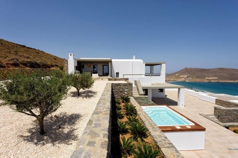 Rising Moon villa with pool, near the beach Villa in Paros, Greece