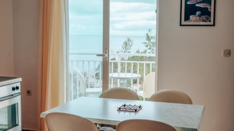 Balcony/Terrace, children, Family