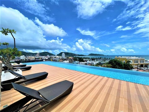 Sea view, Swimming pool, sunbed