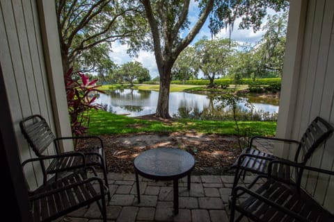 Golf and Tennis Community Studio - Peaceful Pond Paradise - Pet friendly House in Wesley Chapel