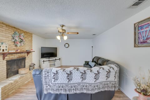 Charming Fort Worth Retreat about 12 Mi to Dtwn! Haus in Fort Worth