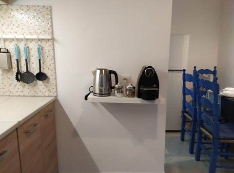 Coffee/tea facilities, Dining area, kitchen