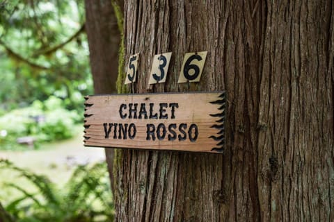 Chalet Vino Rosso House in Skykomish