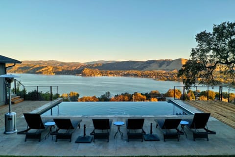 Jago Bay Vines and Views House in Clear Lake