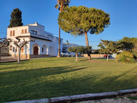 Property building, Garden view