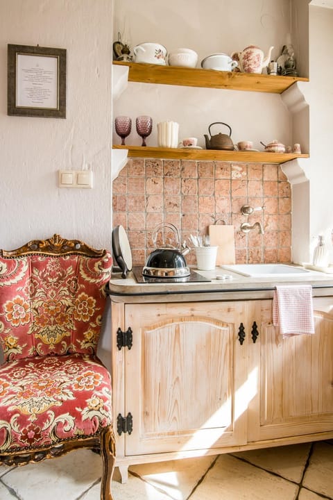 Decorative detail, Dining area