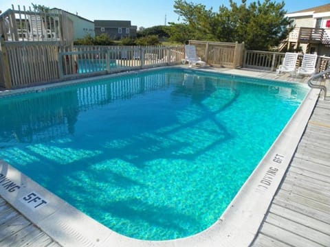 Near The Beach- 1 Bedroom Condo with Wifi, 2 Community Pools And Kiddie Pool Casa in Kill Devil Hills