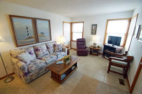 Near The Beach- 1 Bedroom Condo with Wifi, 2 Community Pools And Kiddie Pool Casa in Kill Devil Hills