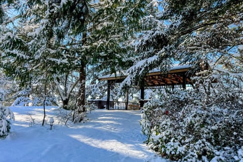 Bayleaf Cottage House in Camano Island