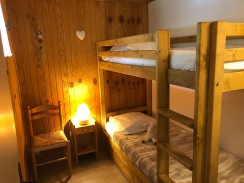 Chalet rénové, cozy et bien équipé avec jardin - Proche Golf et Navette gratuite Pra-Loup - FR-1-165A-145 Chalet in Barcelonnette