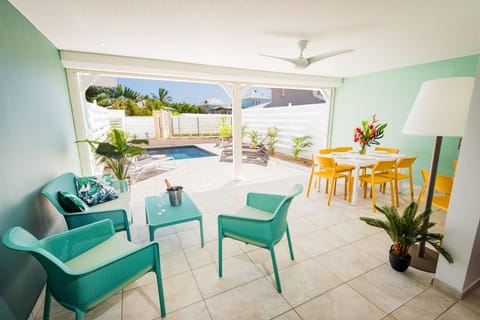 Balcony/Terrace, Living room, Pool view, Swimming pool, Swimming pool