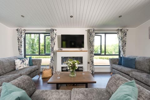 Lilac Lodge, 22 Roadford Lake Lodges House in West Devon District