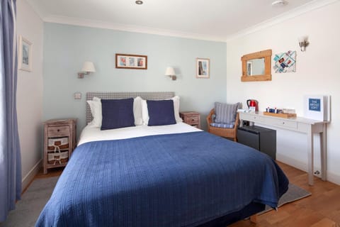 The Artist Loft, Ensuite Guest Rooms, Porthleven Bed and Breakfast in Porthleven