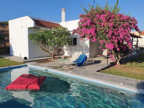 Villa Frangipani with large private pool, Rhodes Villa in Lardos