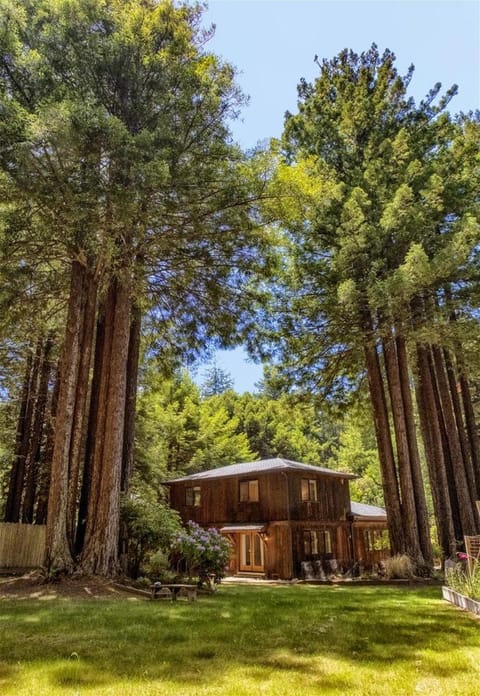 Serenity Grove House in Fort Bragg