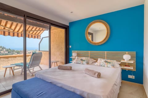 Bed, Photo of the whole room, Bedroom, Sea view