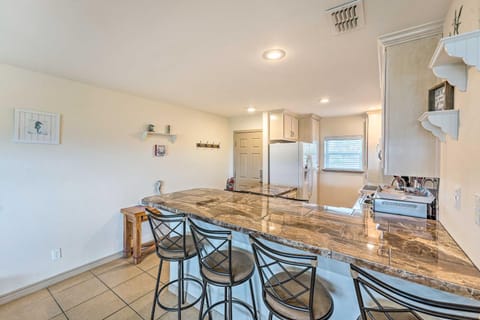 Sea-King Sol Ocean-View Condo in Port Aransas! Apartment in Port Aransas