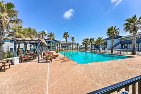 Sea-King Sol Ocean-View Condo in Port Aransas! Apartment in Port Aransas