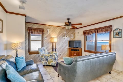 KD2033- Ocean Breeze Haus in Kill Devil Hills