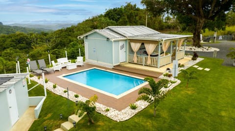 Property building, Natural landscape, Garden, Garden view, Mountain view, Pool view, Swimming pool, sunbed