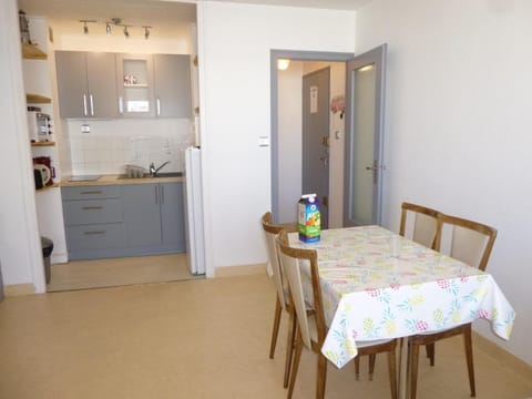 Appartement familial avec balcon, à 50m de la plage – 2 pièces, 4 couchages, WiFi et parking gratuits - FR-1-224C-153 Apartment in Saint-Jean-de-Monts