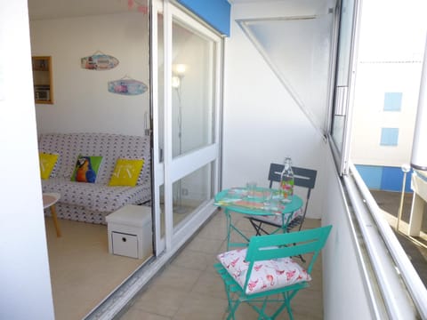 Appartement familial avec balcon, à 50m de la plage – 2 pièces, 4 couchages, WiFi et parking gratuits - FR-1-224C-153 Apartment in Saint-Jean-de-Monts