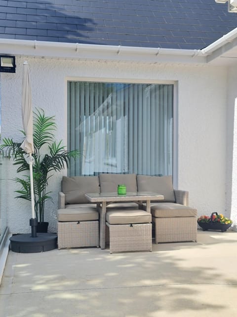 Patio, Balcony/Terrace, Seating area