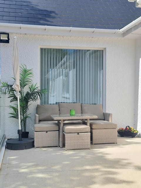 View (from property/room), Balcony/Terrace, Seating area