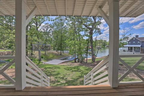 Luxe Lakefront Getaway with Porch and Water View! House in Lake Martin