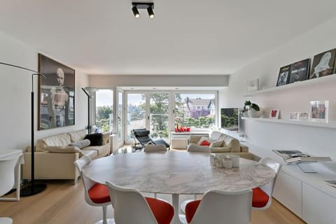 Top location! Unique luxurious 2-bedroom apartment in Knokke - 't Zoute Apartment in Knokke-Heist