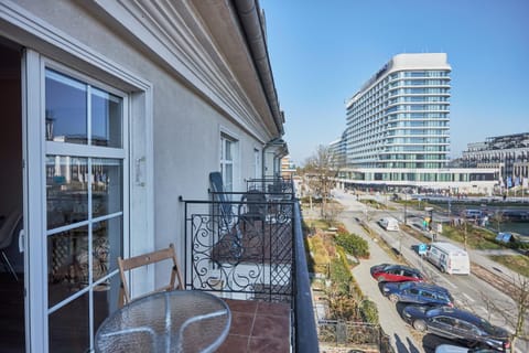 Balcony/Terrace, City view