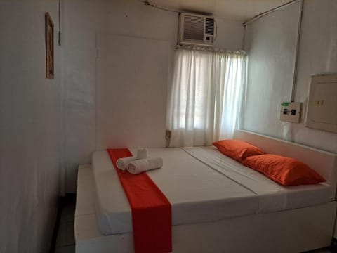 Orange Mangrove Pension House Alojamiento y desayuno in Puerto Princesa