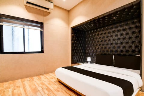 Bedroom, air conditioner