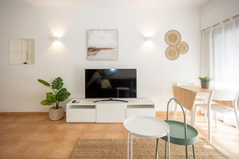 Communal lounge/ TV room, TV and multimedia, Living room, Seating area