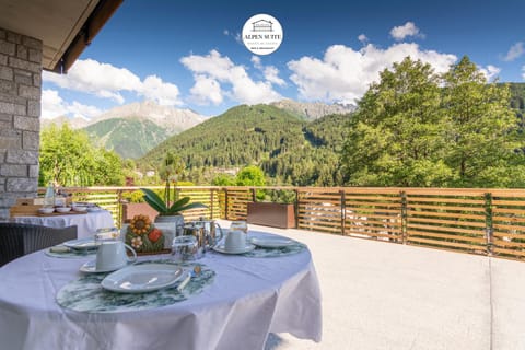 Balcony/Terrace, Mountain view