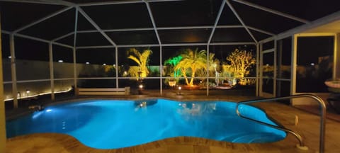 Private Heated Pool and Healing Mineral Waters Nearby House in North Port