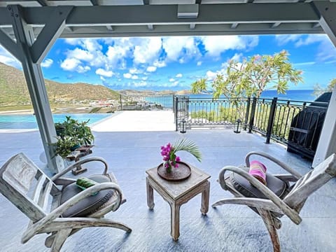 Seating area, Sea view, Swimming pool