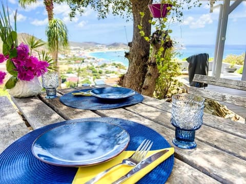 Seating area, Dining area, Sea view