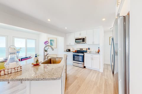 Waterfront Escape House in Manomet Beach