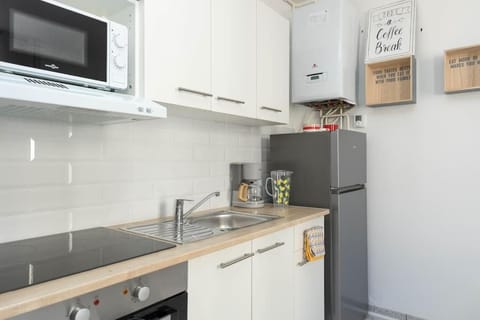 Kitchen or kitchenette, Communal kitchen