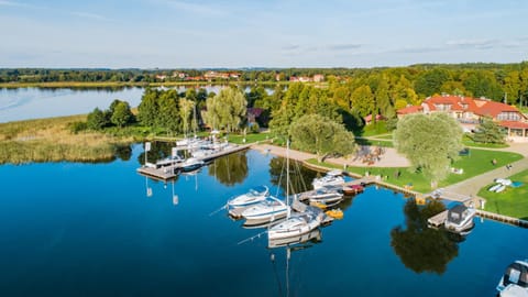 Property building, Bird's eye view, View (from property/room), Beach, Lake view