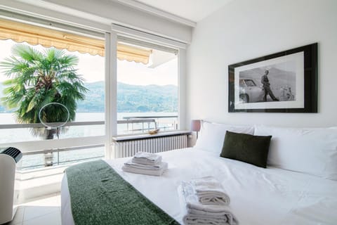 Bellariva Lakefront by Quokka 360 - flat with private pier Apartment in Lugano