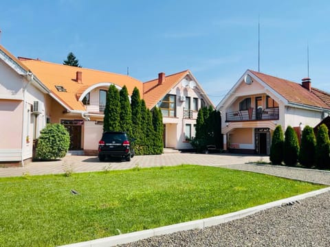 Property building, Inner courtyard view, Parking